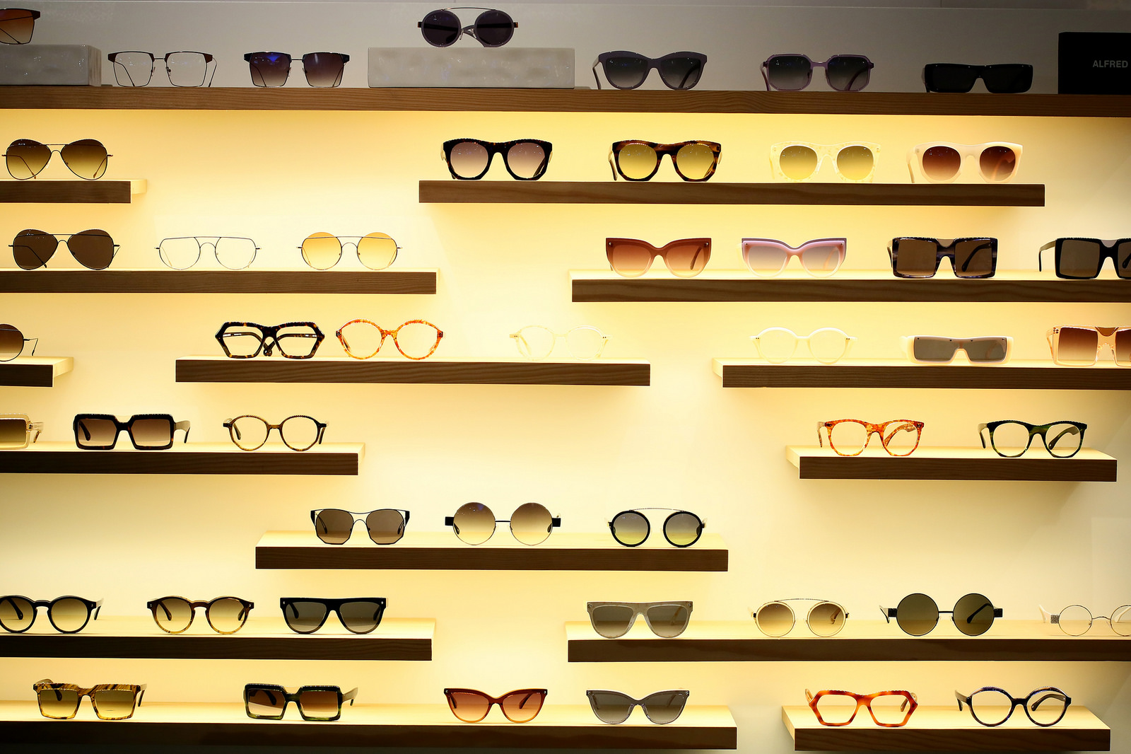 Где формируются Ваши вкусы на модные очки?