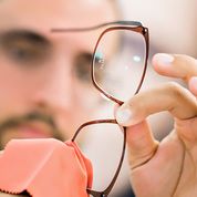 Как правильно ухаживать за очками