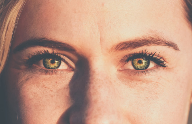  5 правил ухода за кожей вокруг глаз