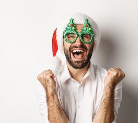 5 вариантов новогоднего образа в очках
