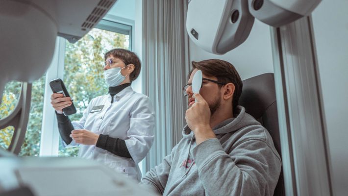 Чем окулист отличается от офтальмолога?