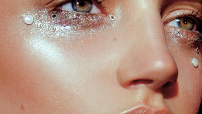 Что делать, если в глаз попала соринка?