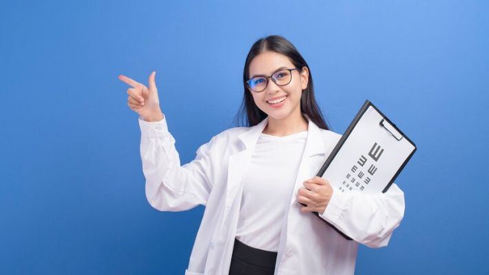 Кто такой оптометрист и чем он занимается?