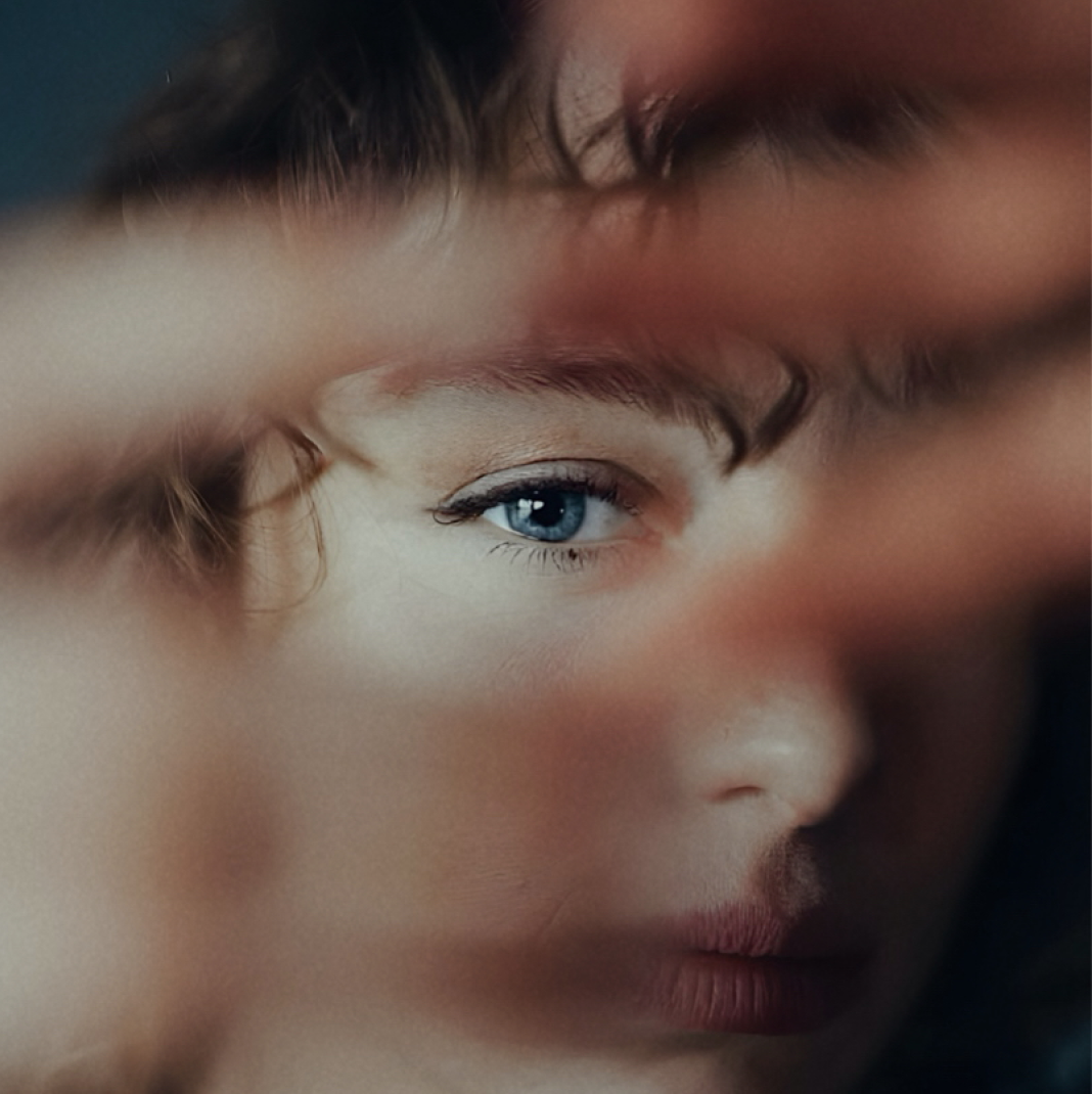 Контактные линзы или очки: выбор, знакомый многим из нас