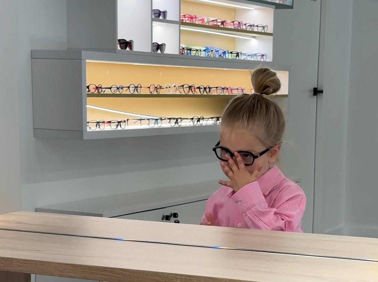 Как объяснить ребенку, зачем ему очки?